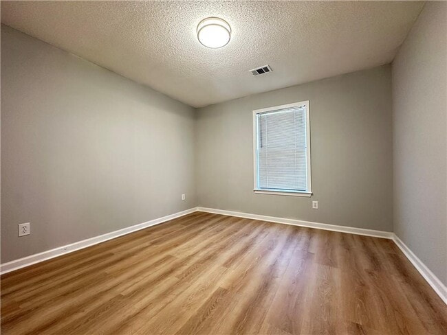 Building Photo - 11900 Carriage Park Ln