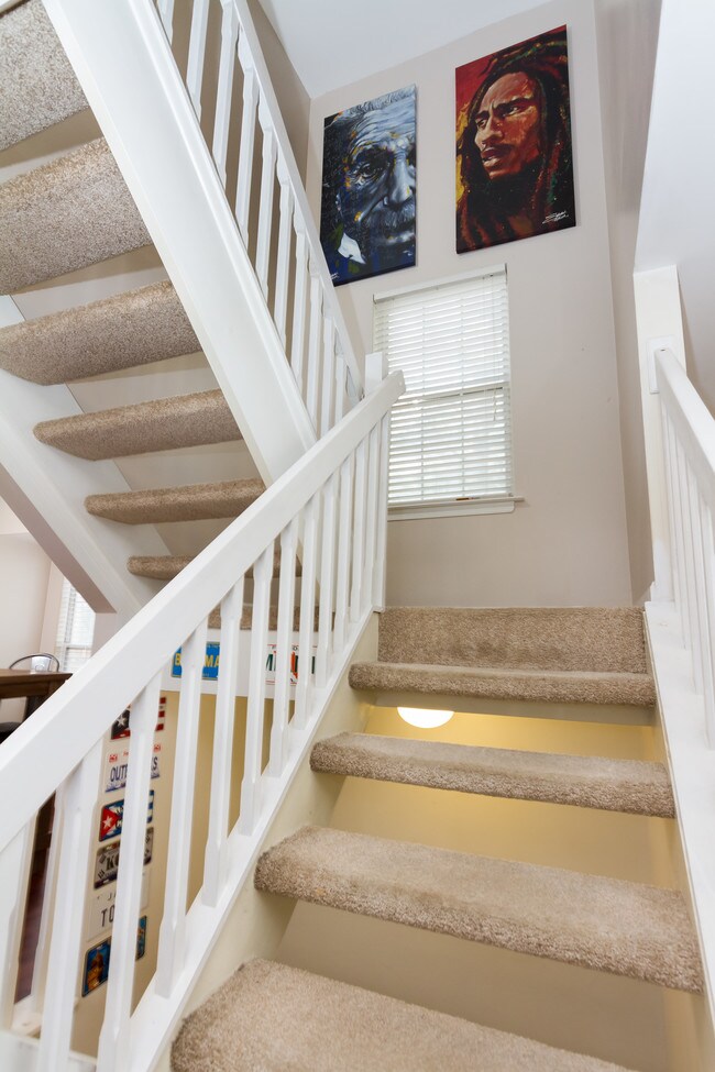 Building Photo - 707 Lions Gate Ln