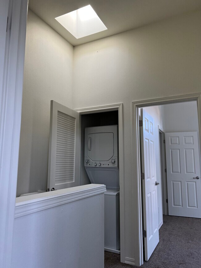 Tabor Burnside Apartments 5607 E Burnside St Portland OR 97215