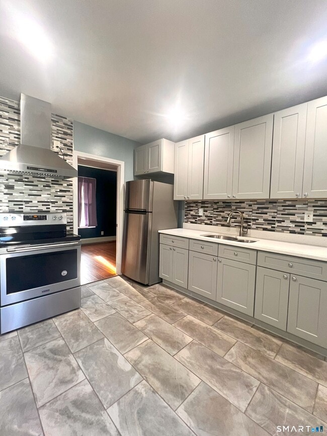 Building Photo - 5 Pinehurst Ave