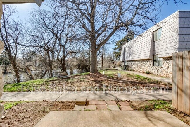 Building Photo - 6048 NW Expressway