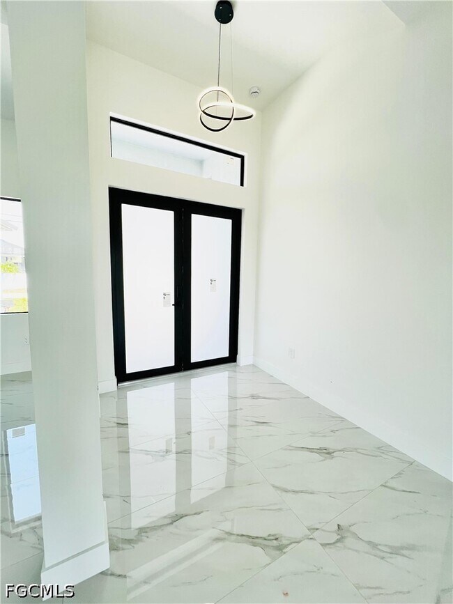 Building Photo - 1422 NE 20th St