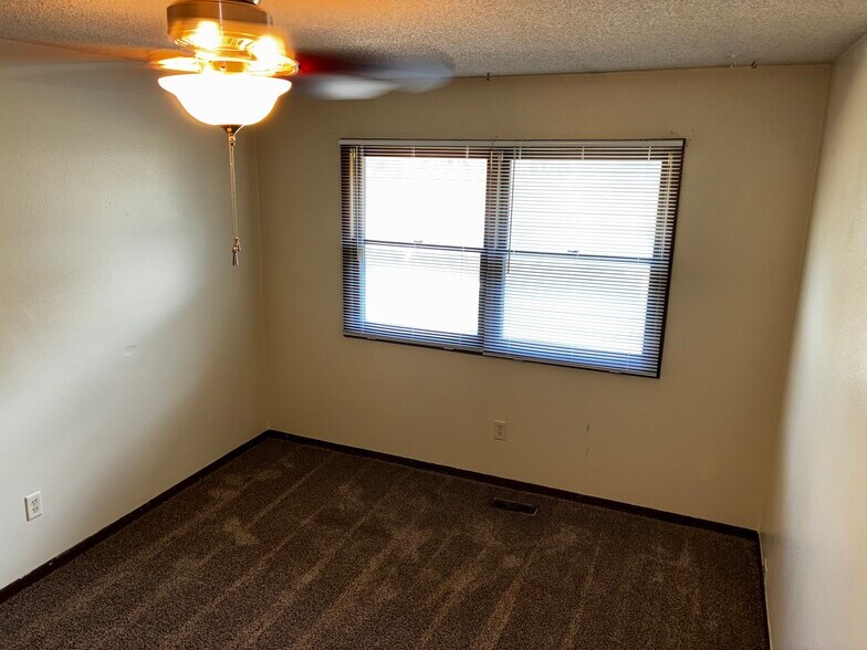 The windows in the largest bedroom - 1205 Randolph St