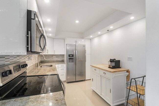 Building Photo - 20355 NE 34th Ct