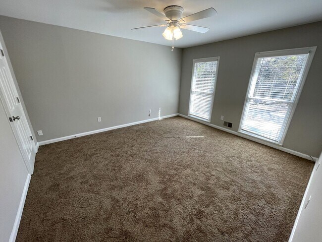 Building Photo - Five Points - 4br House - Fall 2026 Pre-Lease