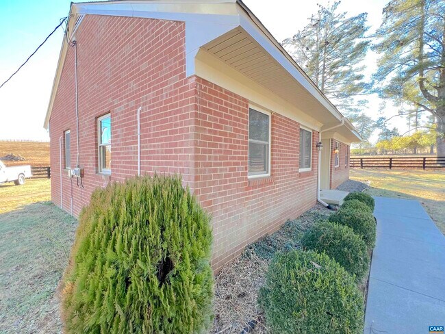 Building Photo - 2617 Bonny View Ln