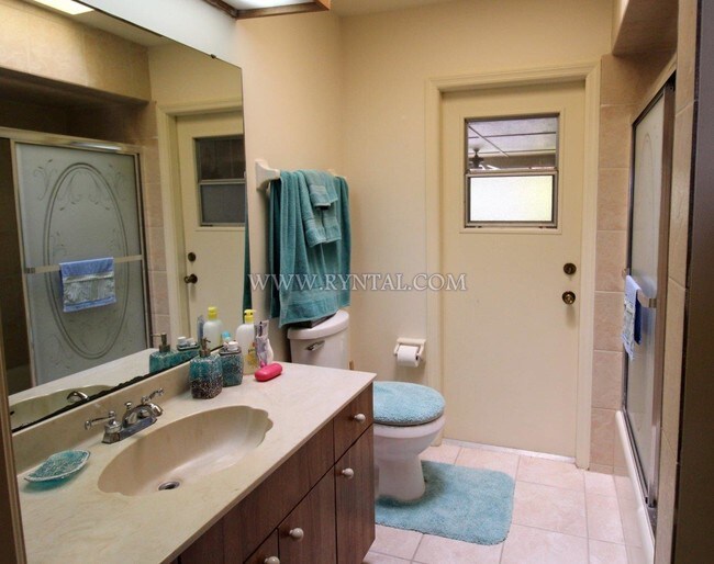 Building Photo - 8233 Cypress Lake Dr