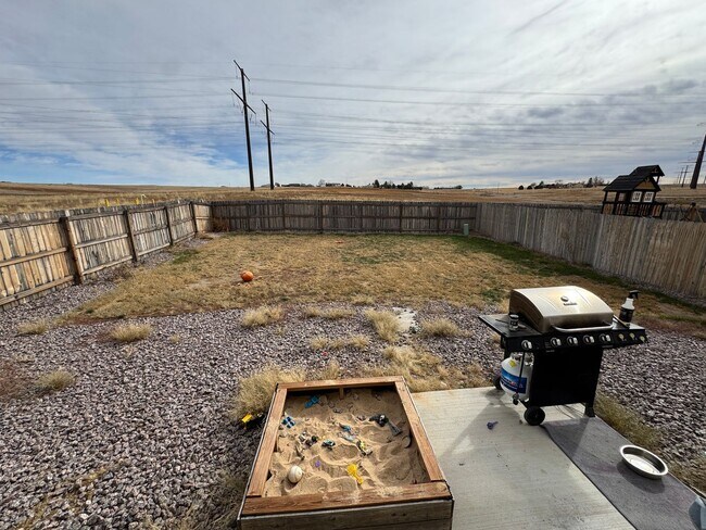 Building Photo - Beautiful 3 Bedroom, 2.5 Bathroom Rental Home