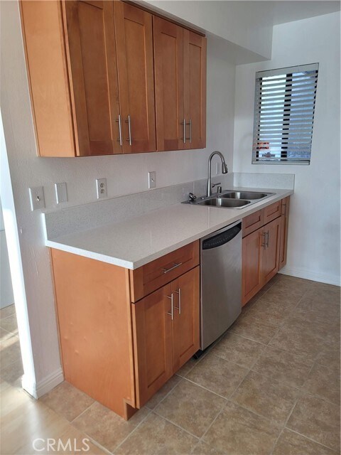 Building Photo - 10521 National Blvd