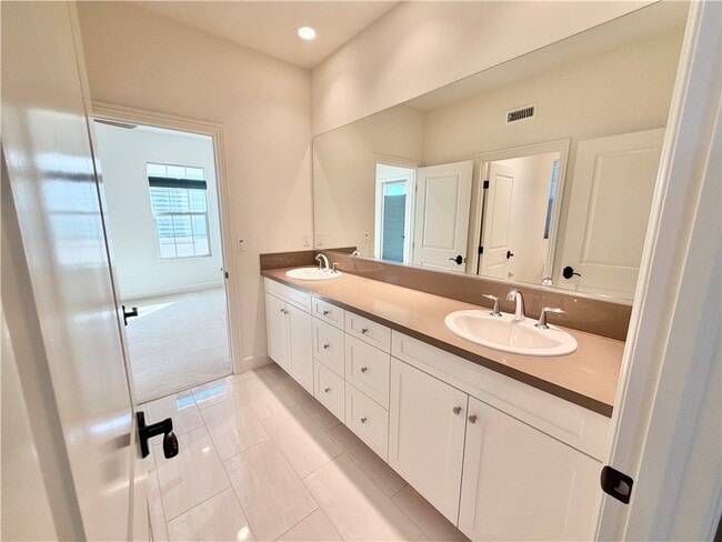 Building Photo - 110 Briar Rose