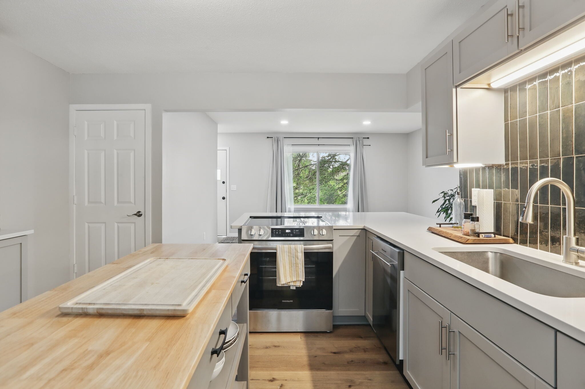 Building Photo - 2514 Woodlynn Ave