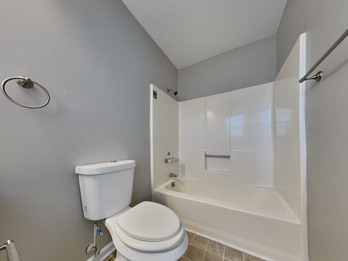 Building Photo - 308 Rebecca Ct