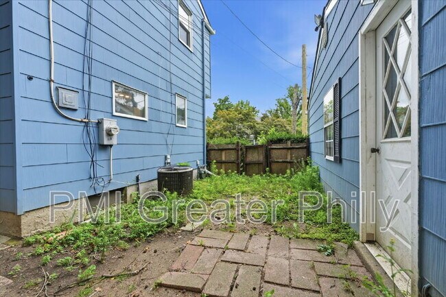 Building Photo - 1523 W Cheltenham Ave