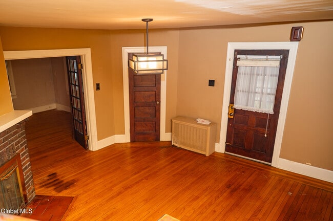 Building Photo - 1347 Union St