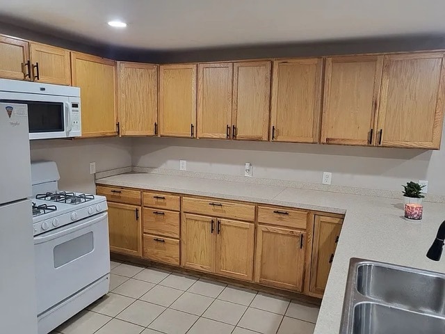 kitchen with lots of counter space - 14516 Birchwood Dr