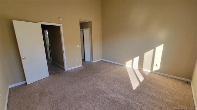 Building Photo - 21 Deer Run