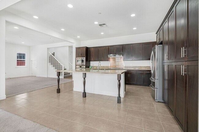 Building Photo - Charming 4BR/4BA Single-Family Home in Sou...