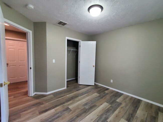 Building Photo - LEASING