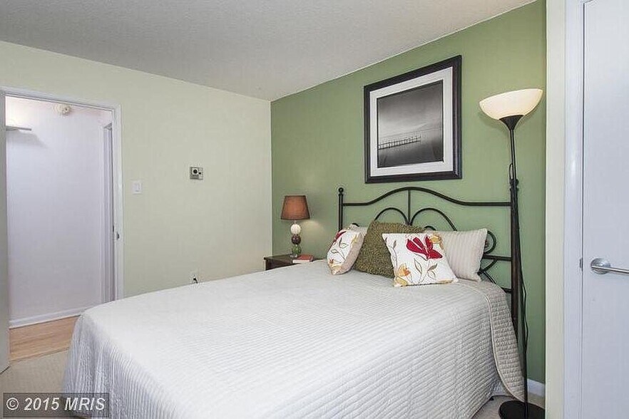 Bedroom - 1280 21st St NW