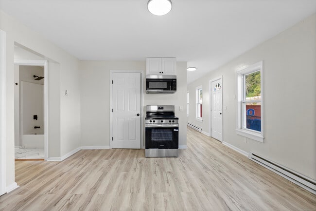 Building Photo - 243 N Main St