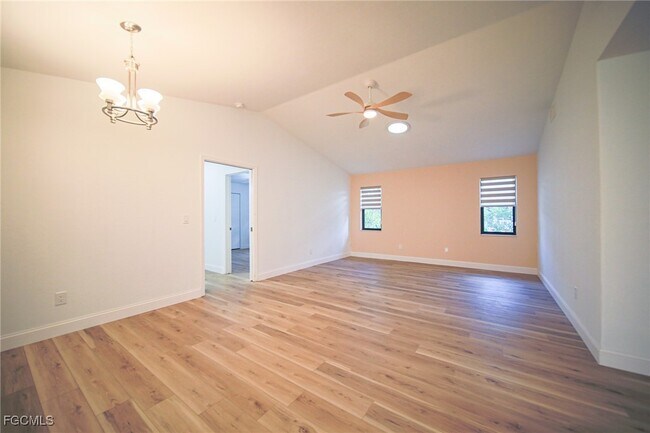 Building Photo - 1250 Riverbend Dr