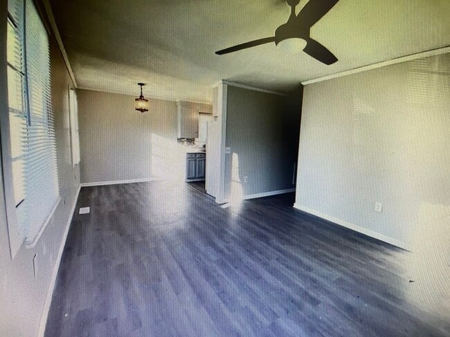 Building Photo - 3 bedroom 1 Bathroom