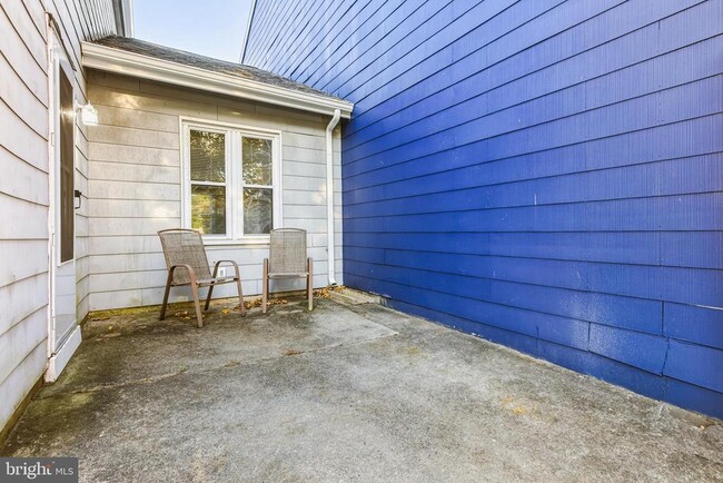 Building Photo - 18 Madison St