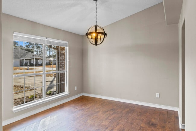 Building Photo - 1895 Everglades Dr