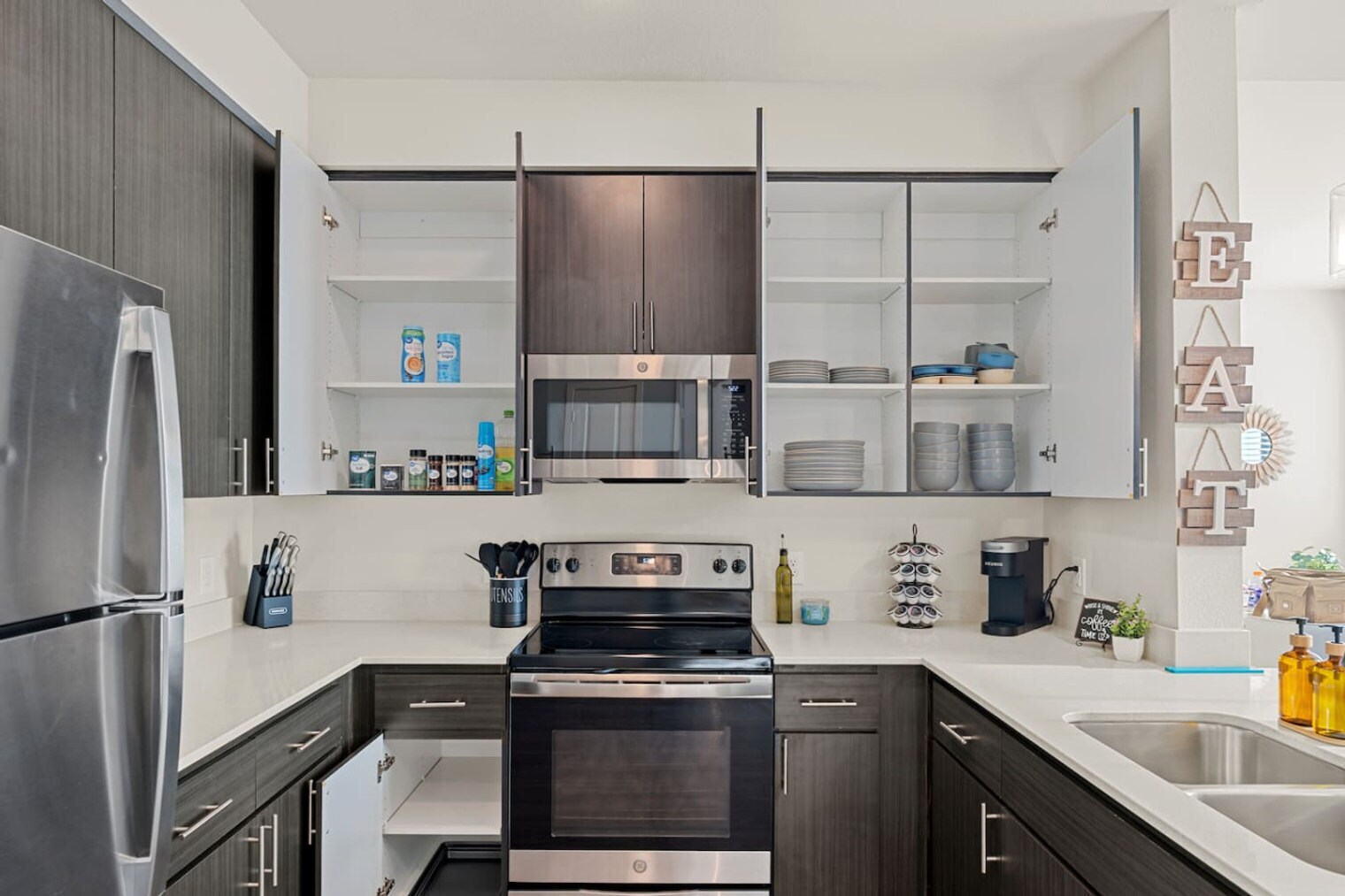 Building Photo - 711 W Broadway Rd