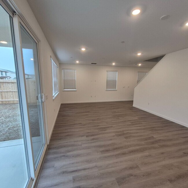 Building Photo - Brand New 5 Bedroom Home in Rancho Cordova