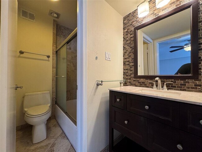 Building Photo - 1807 Stoney Brook Dr