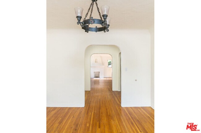 Building Photo - 2319 Meadow Valley Ter