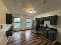 Building Photo - 156 Pleasant St
