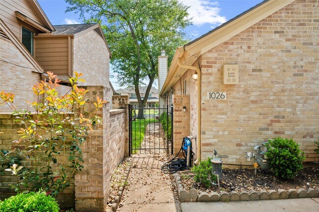 Building Photo - 1026 Oyster Bay Dr