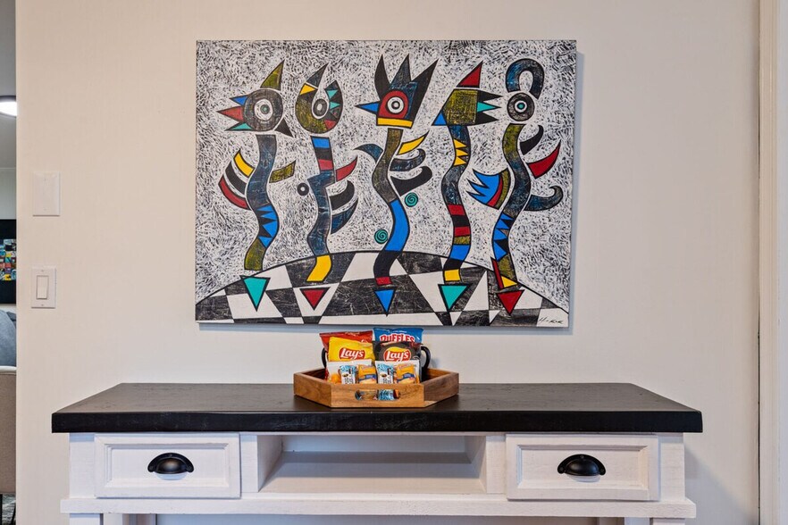 Building Photo - 306 Jason Ct