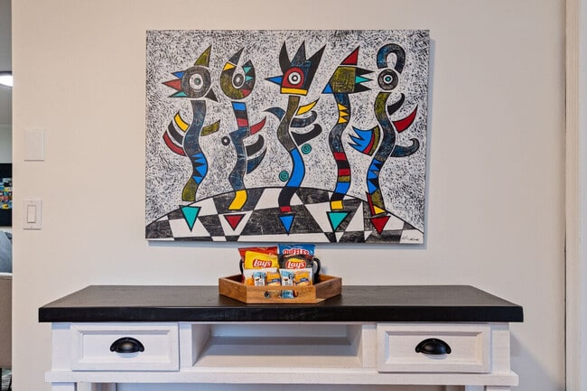 Building Photo - 306 Jason Ct