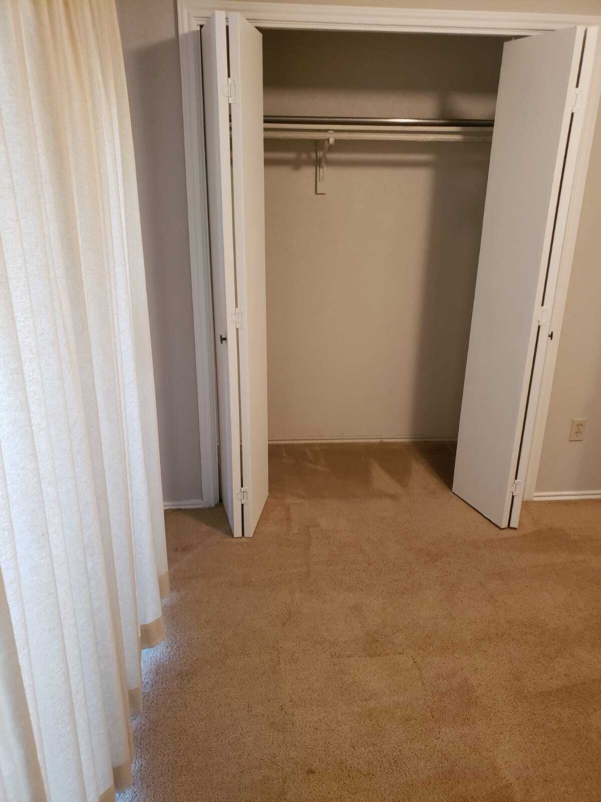 Laundry - 1202 Thorpe Ln