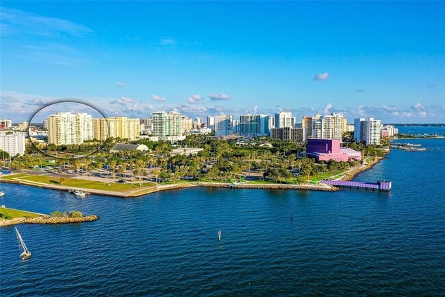 Primary Photo - 800 N Tamiami Trl