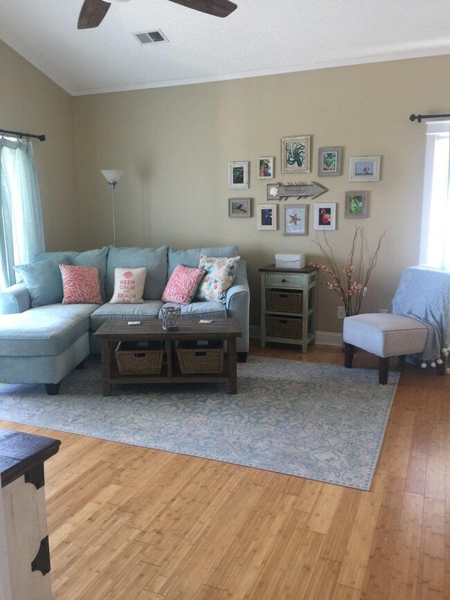 Building Photo - 3947 Gladiola Ct