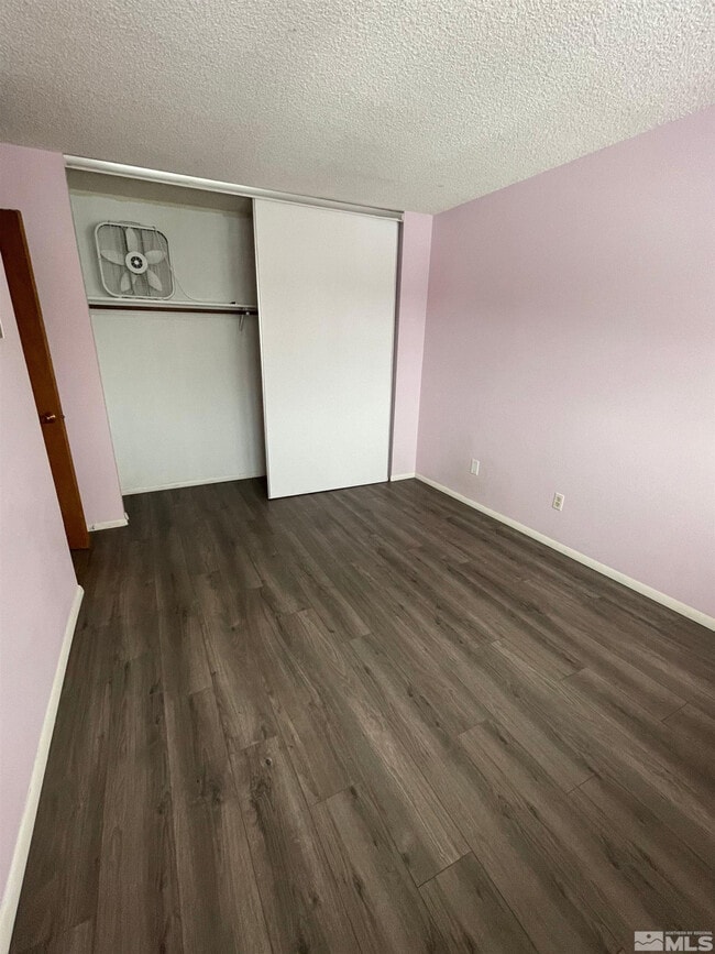 Building Photo - 162 Smithridge Park