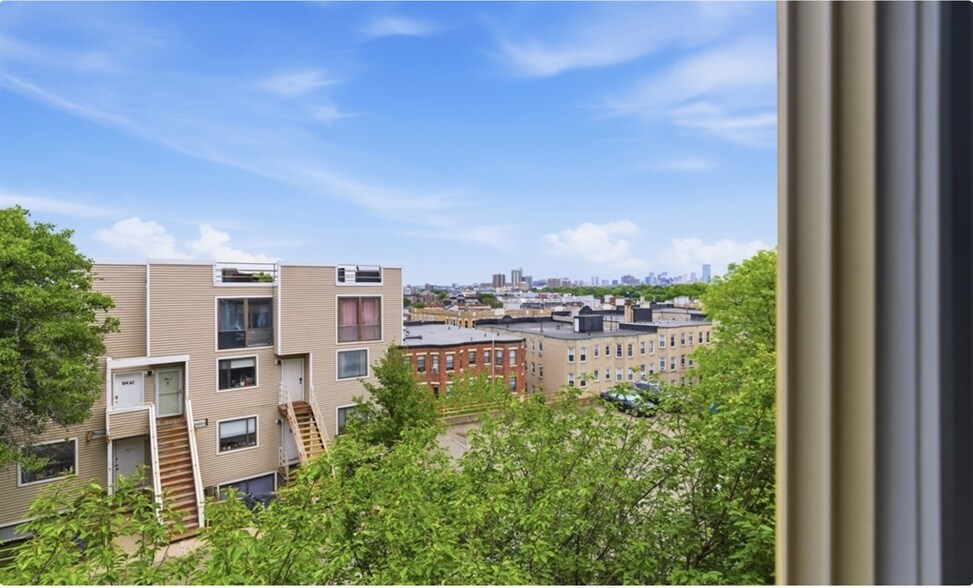 Building Photo - 12 Bellvista Rd