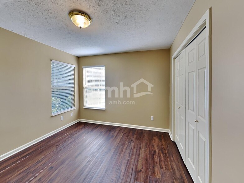Building Photo - 326 Thetahill Rd