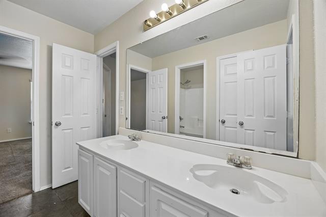 Building Photo - 703 Fossil Hill Dr