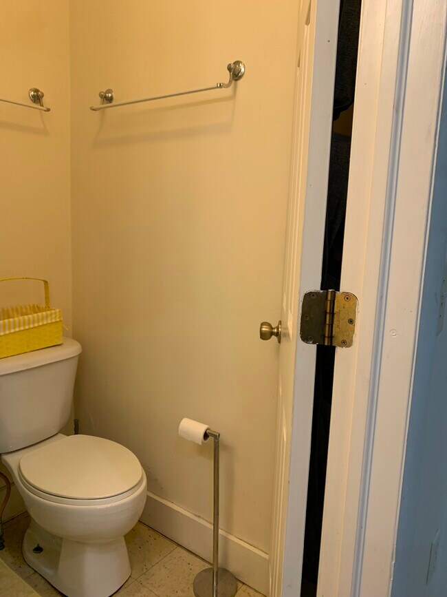 Building Photo - 206 Park St