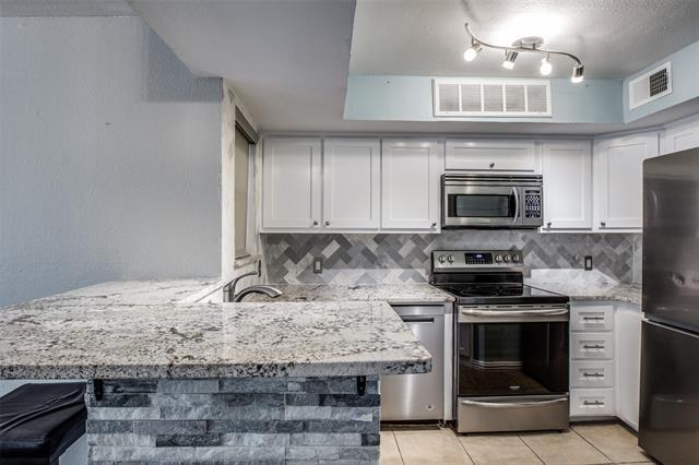 Building Photo - 2305 Basil Dr