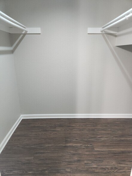 Building Photo - 3525 Lebon Dr