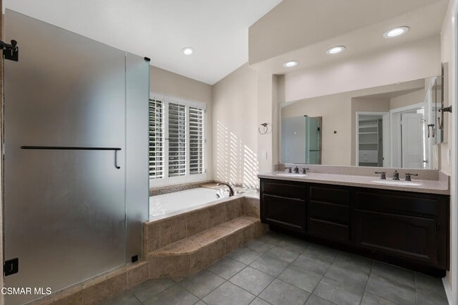 Building Photo - 487 Bernini Ct