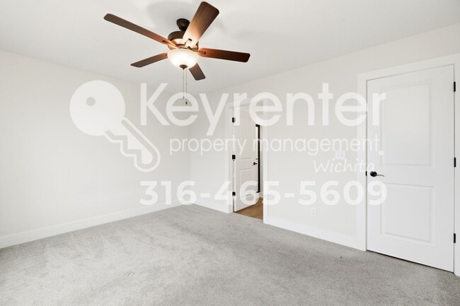 Building Photo - Beautiful 5 bedroom home near highways and schools!