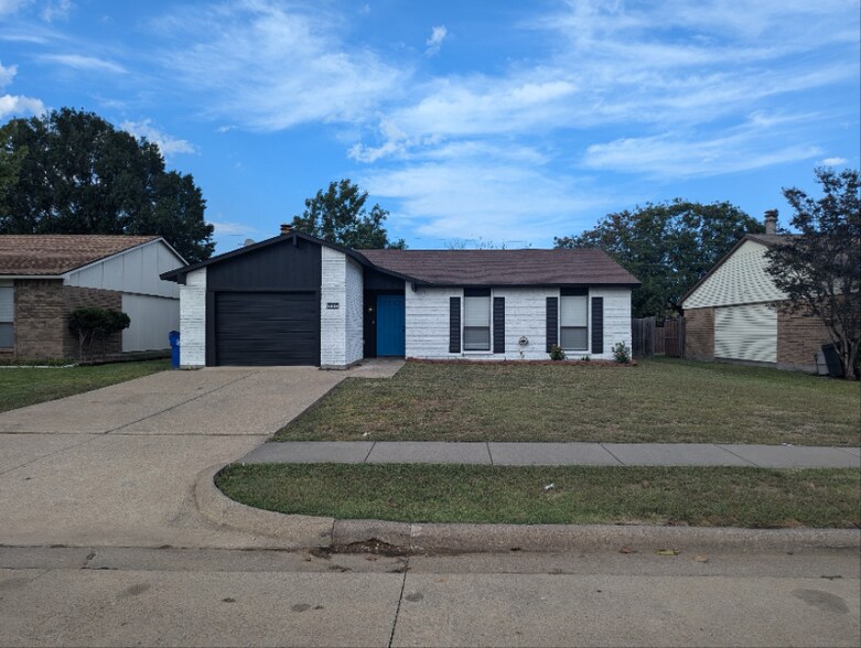 Primary Photo - 510 Woodcrest Way