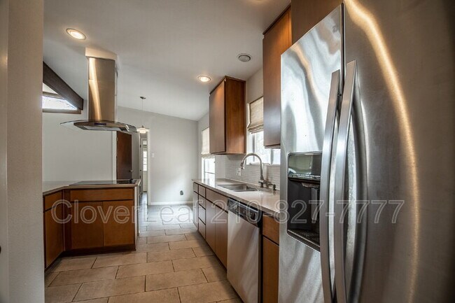 Building Photo - 2622 Hopeton Dr